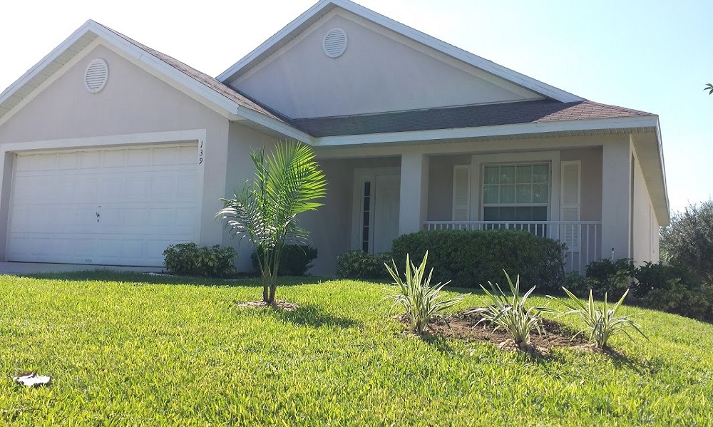 139 Laurel - Florida Pines - Front View 2 - Pilgrim Homes Florida