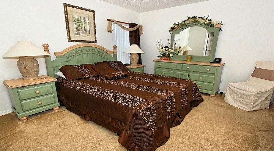 Queen Bed Suite