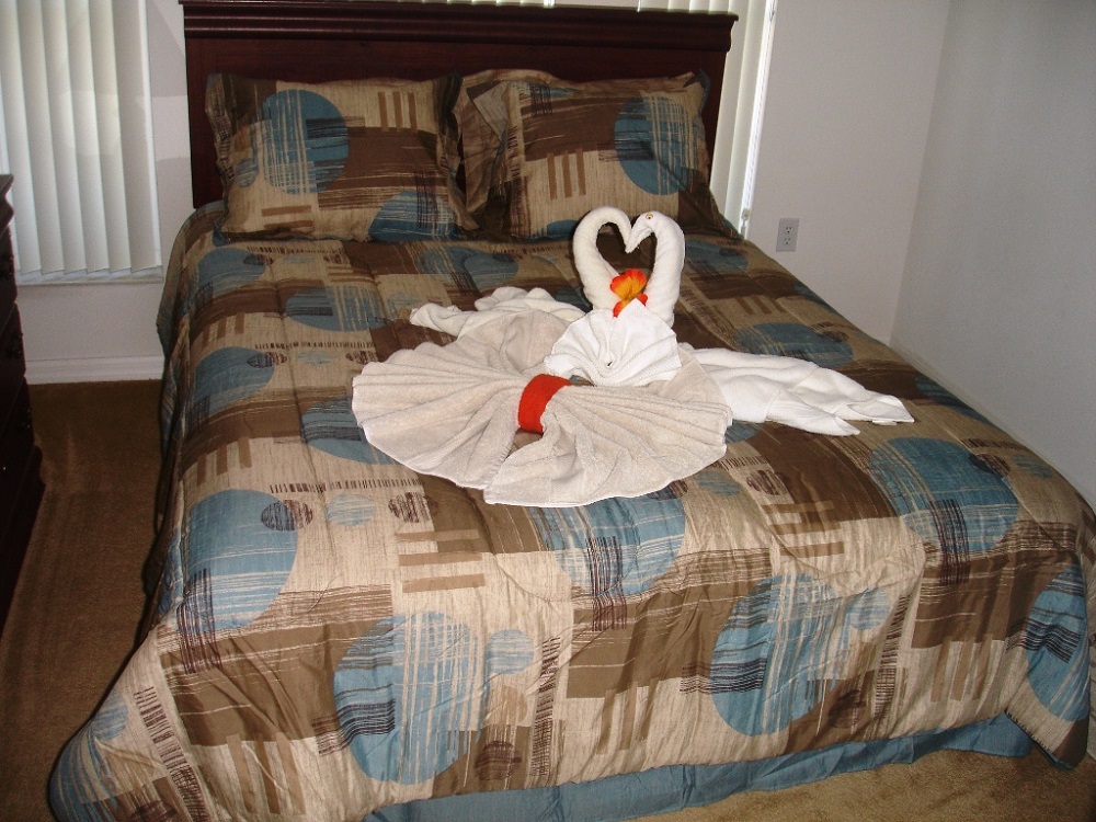 237 Lancaster Queen Bedroom - Pilgrim Homes Florida