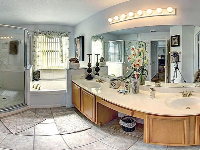 7958 Golden Pond - Master Bath room - Pilgrim Homes Florida