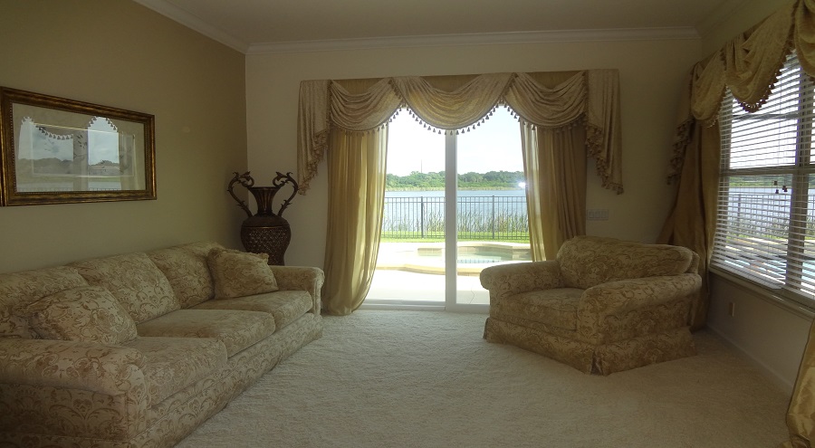 8123 Lake Serene Drive - Master Bedroom Sitting Area