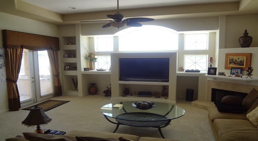 8123 Lake Serene Drive - Family Living Room Area
